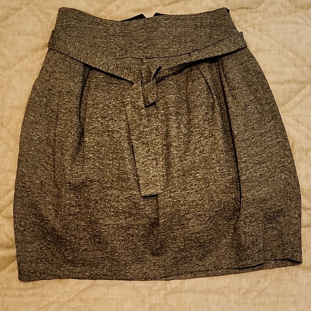ROBERT RODRIGUEZ pleated grey knee length skirt, with pockets!